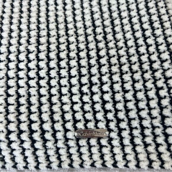 NWT. Calvin Klein Infinity Loop Scarf Black White - Picture 5 of 9